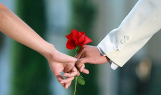 适合求婚成功发的句子 求婚成功朋友圈怎么发