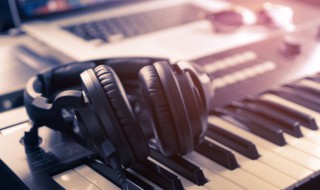 窗歌曲简介 窗歌词二虎