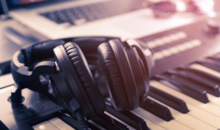 隐秘而伟大主题曲词 隐秘而伟大歌词
