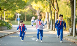 金色童年歌曲简介 歌曲金色童年歌词