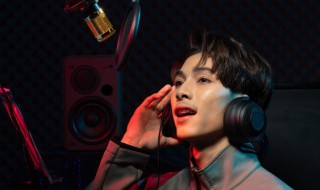 歌曲回家路上歌词 回家路上歌词