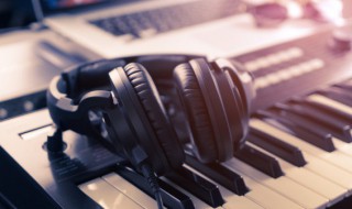 昨夜的雨 歌词 昨夜的雨歌词