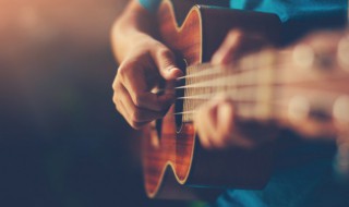 讲也讲不听听也听不懂歌词是什么意思 讲不听歌词