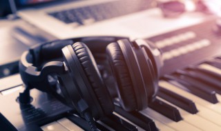 爱在时光里的歌词 爱的时光歌词