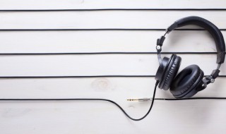 半生歌词意思 半生人歌词