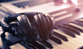 星星永远发着光歌词曲谱 星星永远发着光歌词