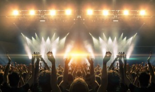 草原雄鹰歌词 高原雄鹰歌词