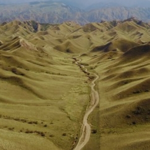 玛纳斯河大峡谷