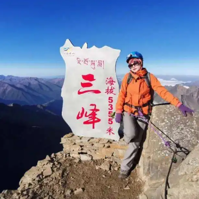 四姑娘山三峰