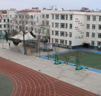 乌兰浩特市兴安第一小学