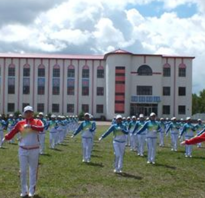 嫩江县黑宝山学校