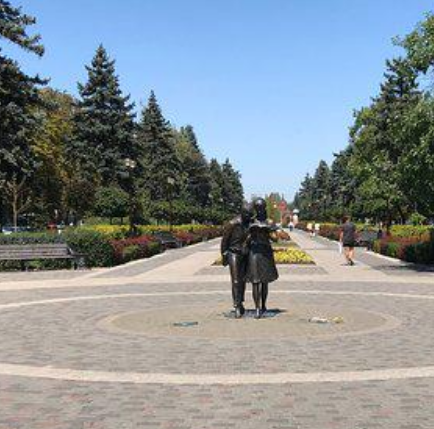 Monument Shurik and Lidochka