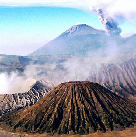 布罗莫山