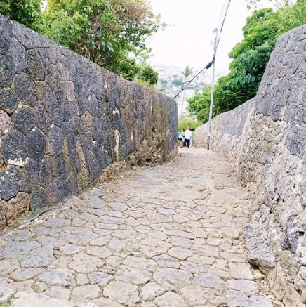 金城町石叠道