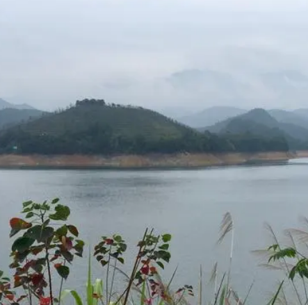 险峰水库