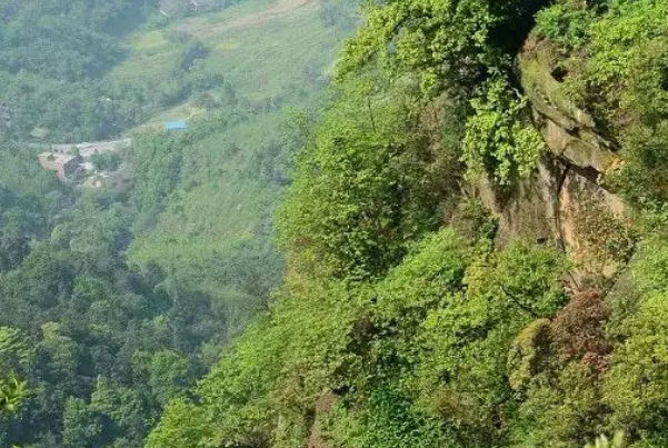 大足玉龙山