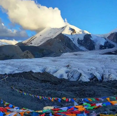 阿尼玛卿雪山旅游景区