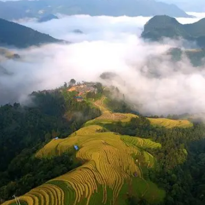 贵州月亮山