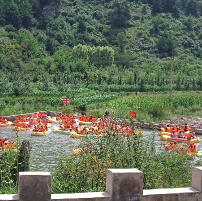 太谷棋盘山峡谷漂流