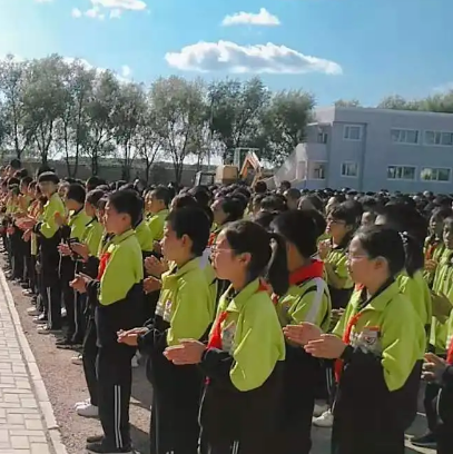 甘南县查哈阳农场初级中学