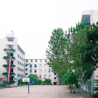 大石桥市南街小学