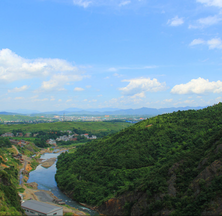 溪县山口岩虎泉山