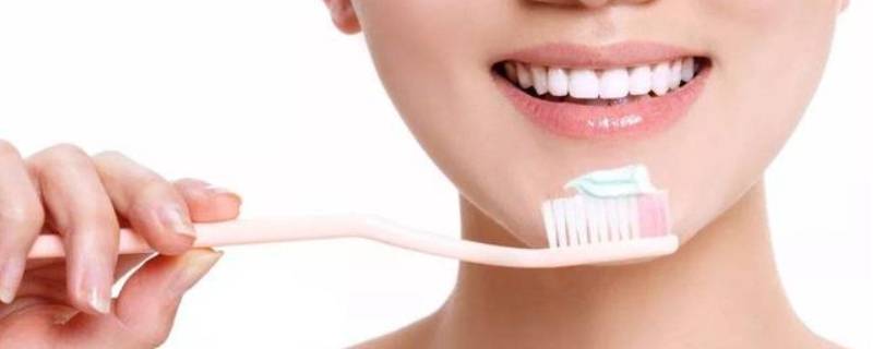 如何清洁牙齿 去牙渍的方法