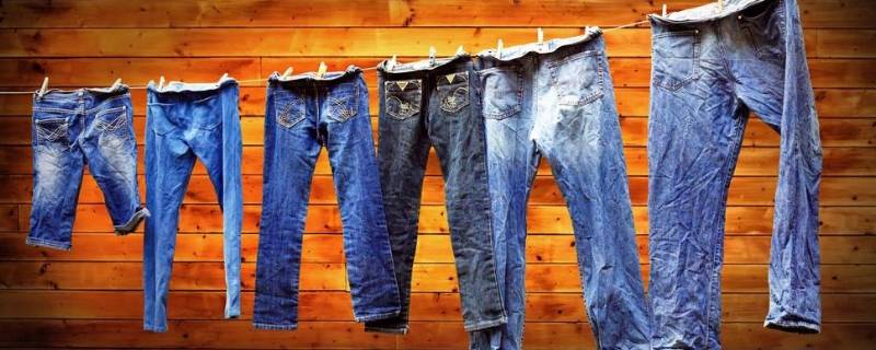 为什么牛仔裤经过浸泡会变黄 为什么牛仔裤泡水变黄