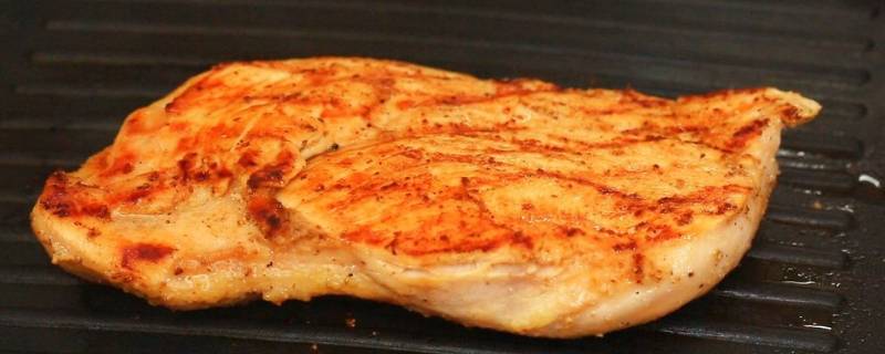 鸡胸肉香煎的热量是多少 香煎鸡胸肉热量