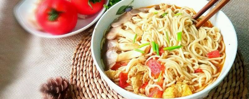 如何做出可口的热汤黄面条 热汤黄面条怎么做好吃