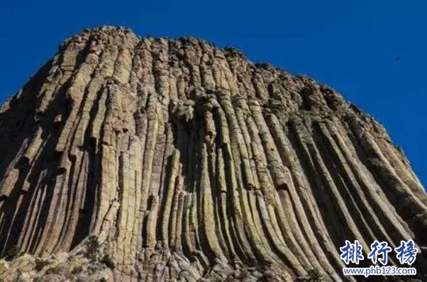 魔鬼塔上榜(传闻是熊的住所)-世界上最诡异的五座山