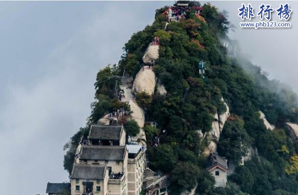 华山上榜(被称为奇险天下第一山)-陕西十大最好玩的地方