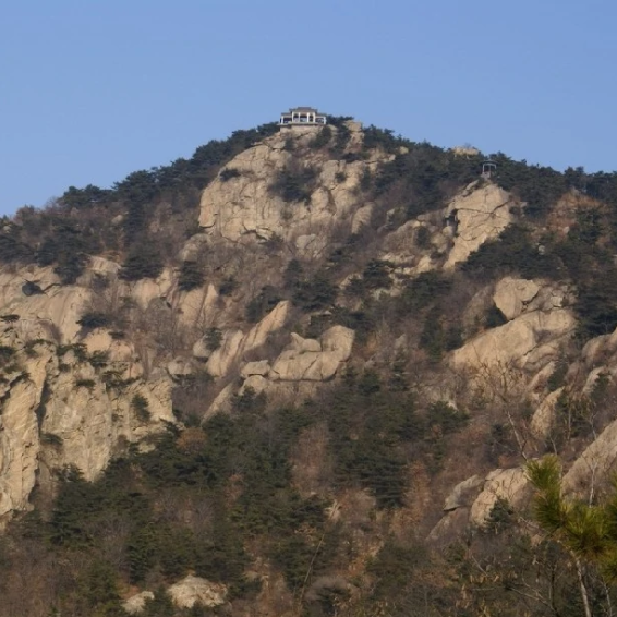 龟蒙景区上榜(十佳山岳之一)-山东露营十大圣地排行榜