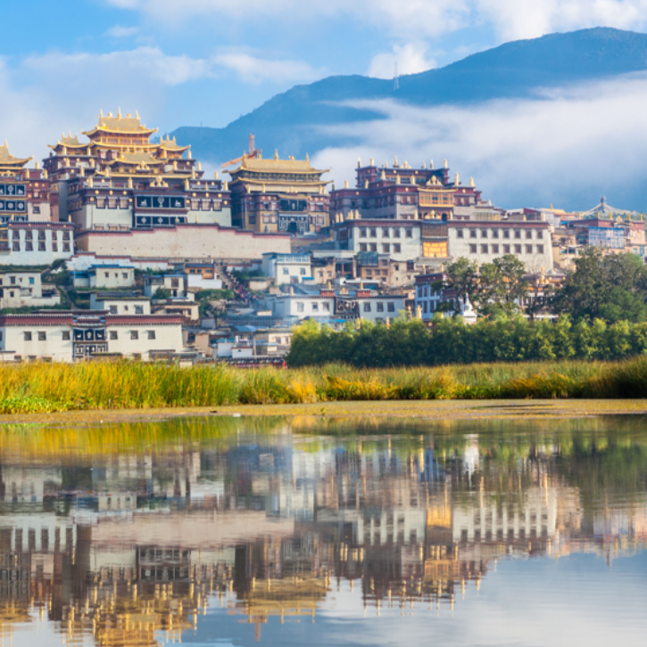 香格里拉上榜(藏区历史悠久)-云南风景最美的县排行榜