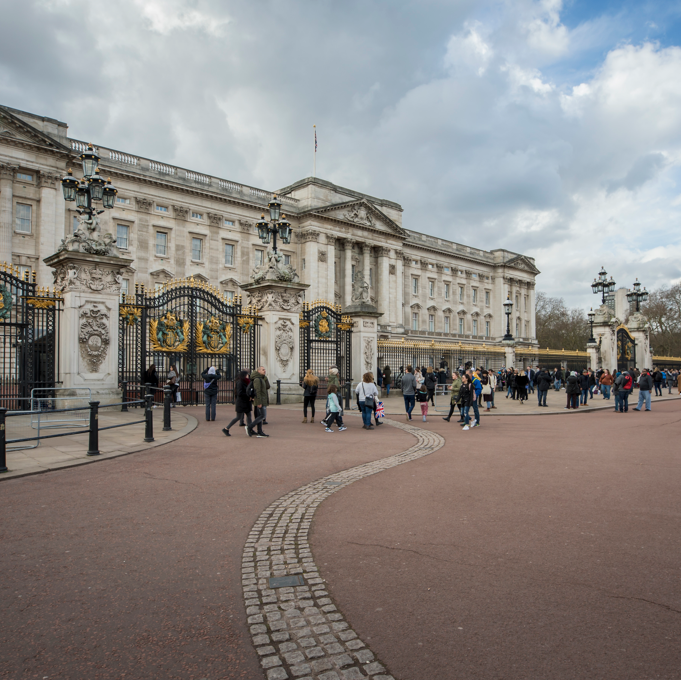 英国上榜(新国王继位)-全球最富有的十大王室排行榜