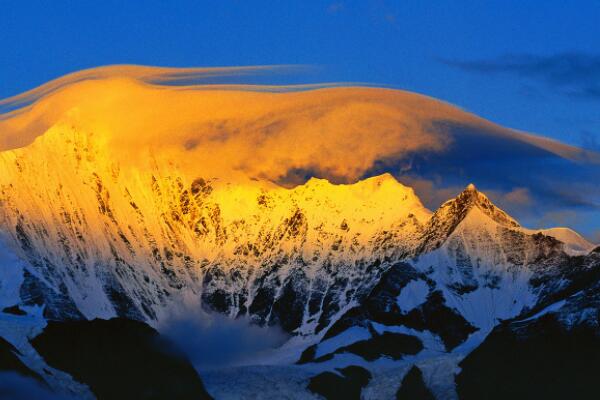 梅里雪山上榜(生物多样性丰富)-中国十大山峰高度排名