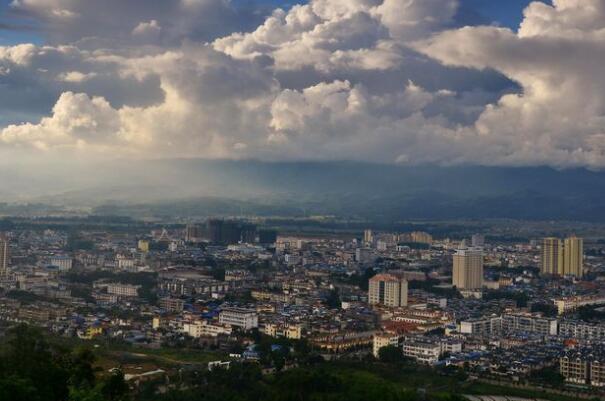 芒市上榜(现居多种民族)-德宏各区县面积排行