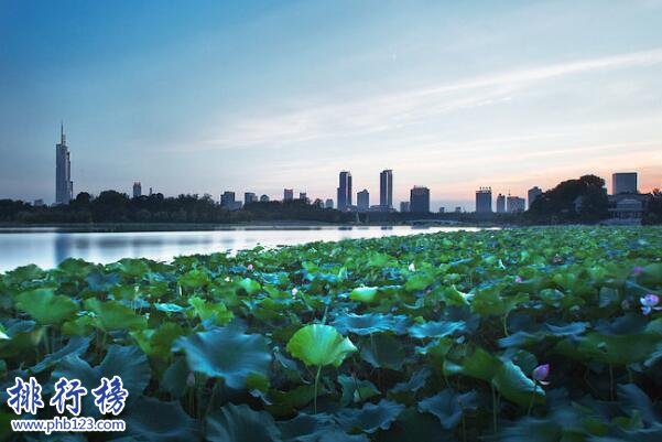 南京晚上景点有哪些好玩的-南京十大夜游景点排行榜-南京适合晚上游玩的景点有哪些