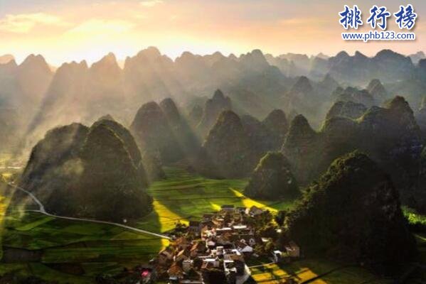 贵州夏天去哪里玩好-贵州夏季旅游景点排行榜-贵州夏天有什么好玩的地方