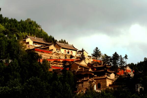 五台山的著名寺庙有哪些-五台山景区最著名的十大寺庙-五台山十大寺庙有哪些