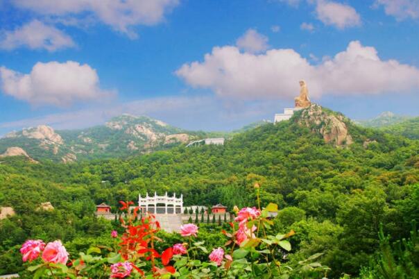 赤山风景区上榜(山石颜色发红)-山东十大民俗旅游胜地