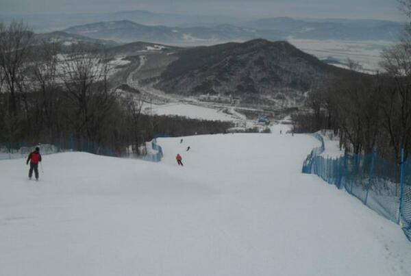 帽儿山滑雪场上榜(单板滑雪训练基地)-哈尔滨十大元旦旅游好去处