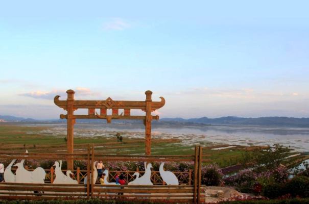 威宁草海上榜(贵州最大的淡水湖泊)-贵州春节旅游十大好玩景点