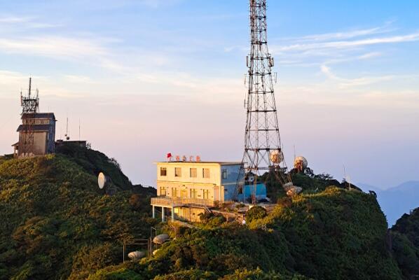 桂林地区最高的山-桂林最高的山排名-桂林最高的山叫什么名字