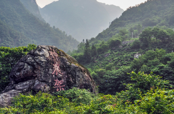 8月湖北旅游攻略必去景点-湖北8月适合逛的景点排行-八月份湖北哪个地方旅游最好