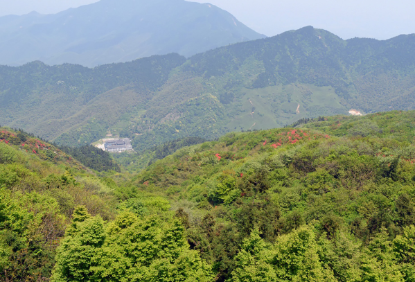 湖南夏季旅游十大必去景区-湖南夏季景点排行榜前十名-湖南夏天好玩的地方有哪些