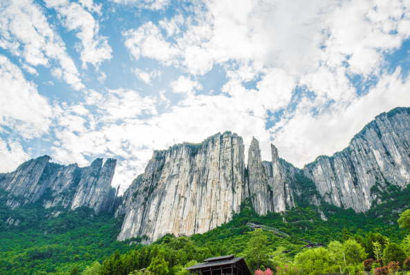 湖北夏天游玩好去处-湖北夏季景点排行榜前十名-湖北有哪些适合夏天旅游的景点