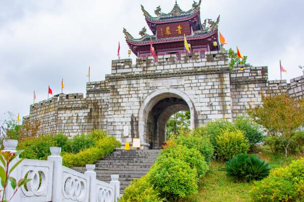 贵阳五一必去景点有哪些-贵阳市五一旅游必去十大景点-贵阳好玩地方排行