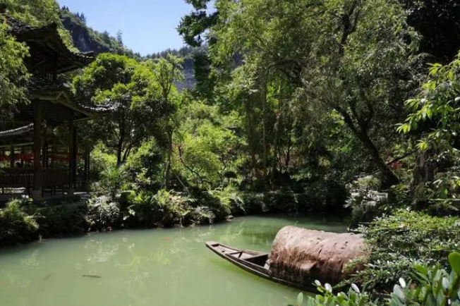 重庆游玩攻略必去的地方-重庆著名自然景点排名前十-重庆的旅游景点有哪些